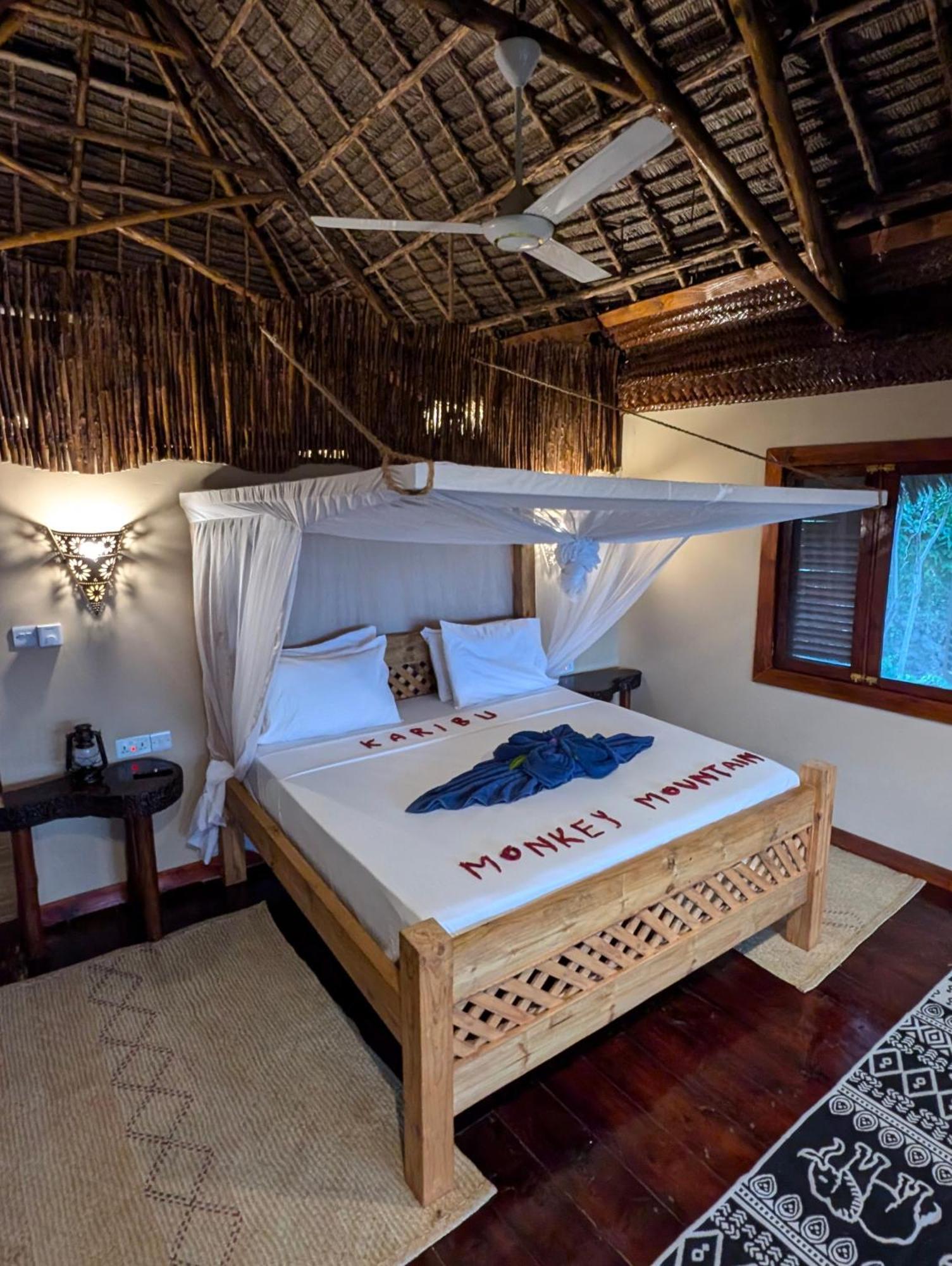 Monkey Mountain Lodge Mtende Extérieur photo