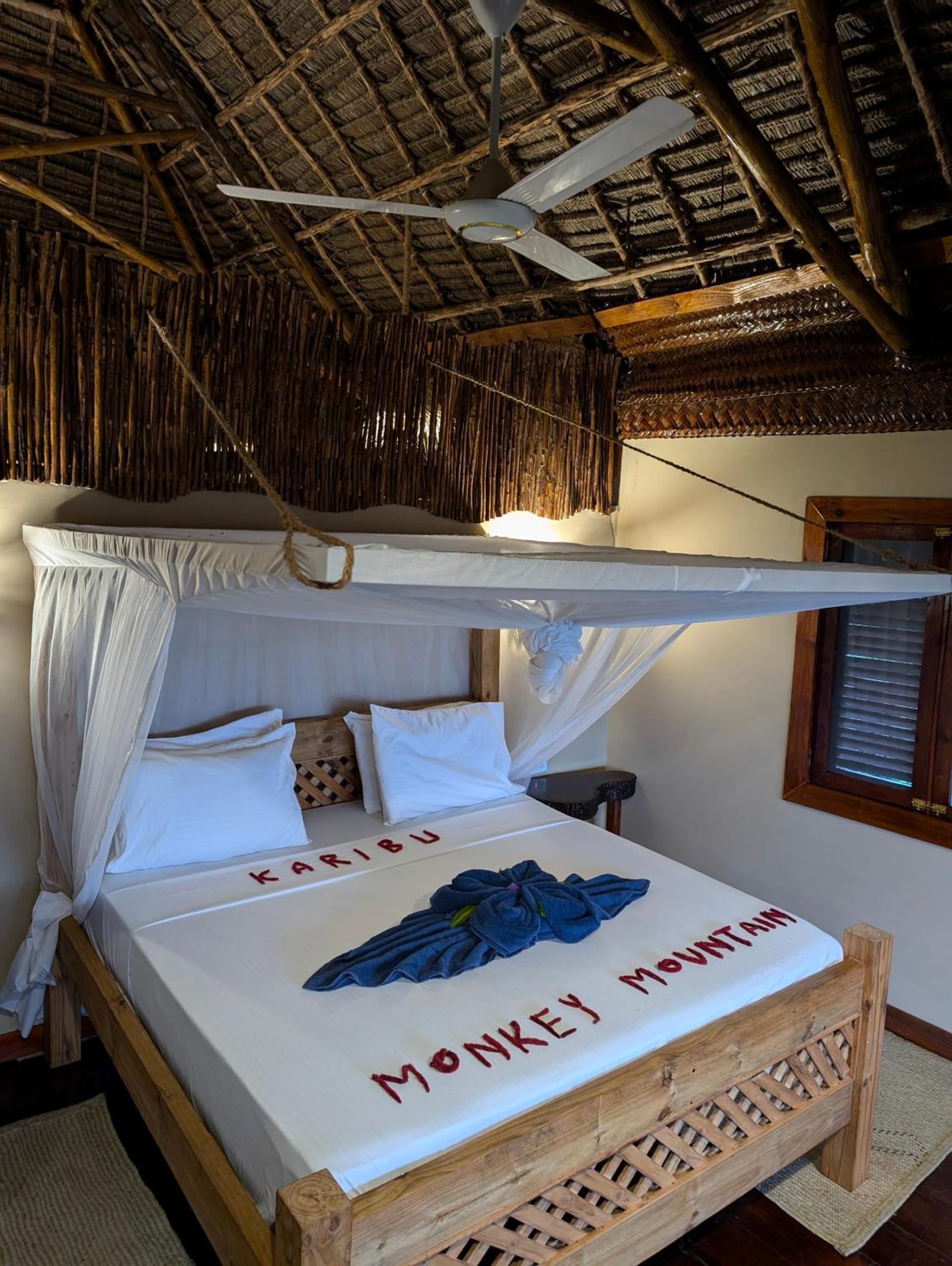 Monkey Mountain Lodge Mtende Extérieur photo